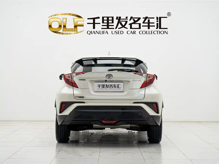 Toyota C-HR 2020 Model 2.0L Leading фото 5