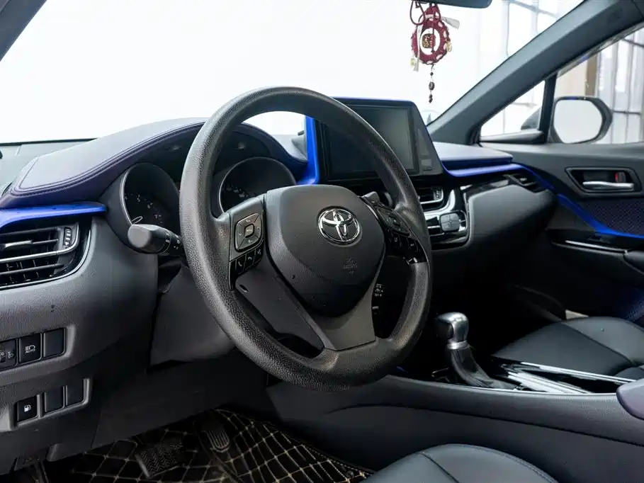 Toyota C-HR 2020 Model 2.0L Leading фото 19