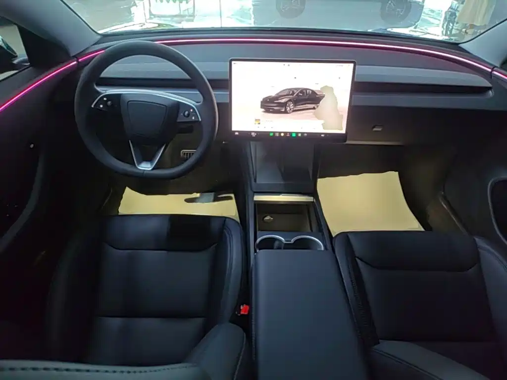 Tesla Model 3 2026 2025 Model Year Facelift Rear-Wheel Drive