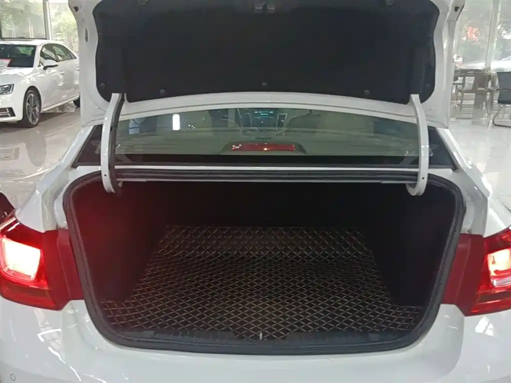 Chevrolet Cruze 2015 1.5L Classic SE AT фото 19