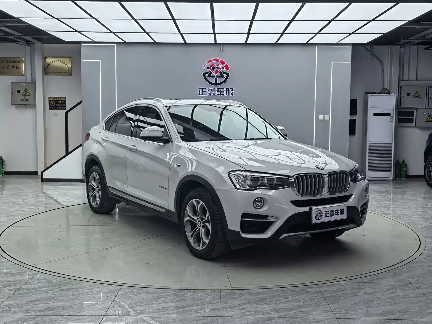 BMW X4 2014 xDrive20i X Design Package фото 3