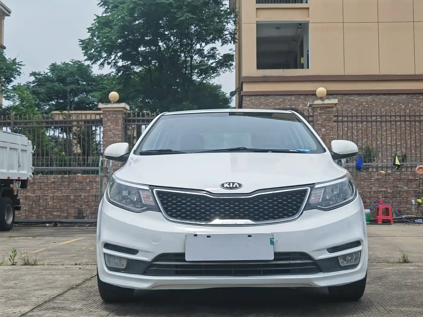 Kia K2 2015 Sedan 1.4L MT GLS фото 2