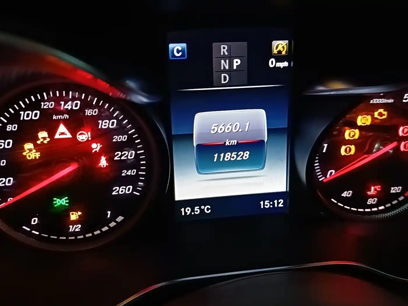 Mercedes-Benz GLC 2017 GLC 260 4MATIC Dynamic фото 10