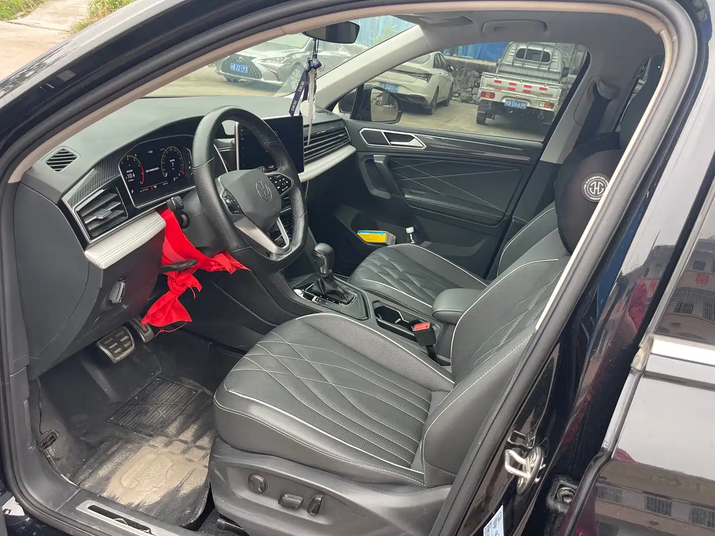 Volkswagen Tiguan L 2022 330TSI Auto 2WD R-Line Premium Edition фото 9