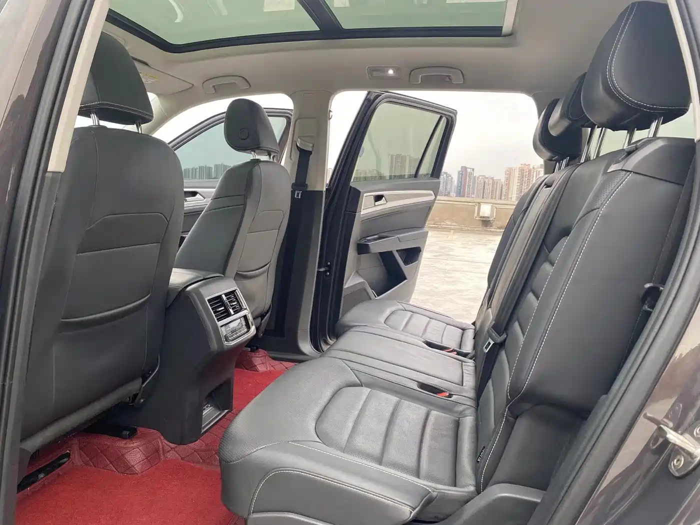 Volkswagen Teramont 2020 380TSI 4WD Luxury Edition China VI фото 12