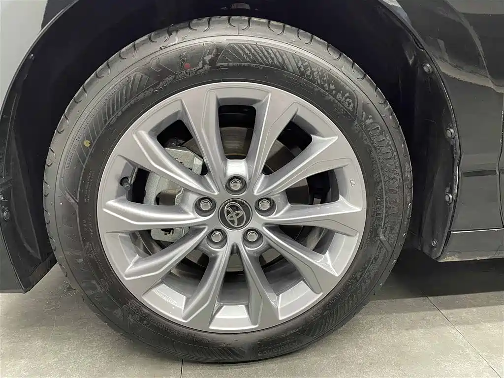 Toyota Avalon 2023 2.0L Aspiration Edition фото 12