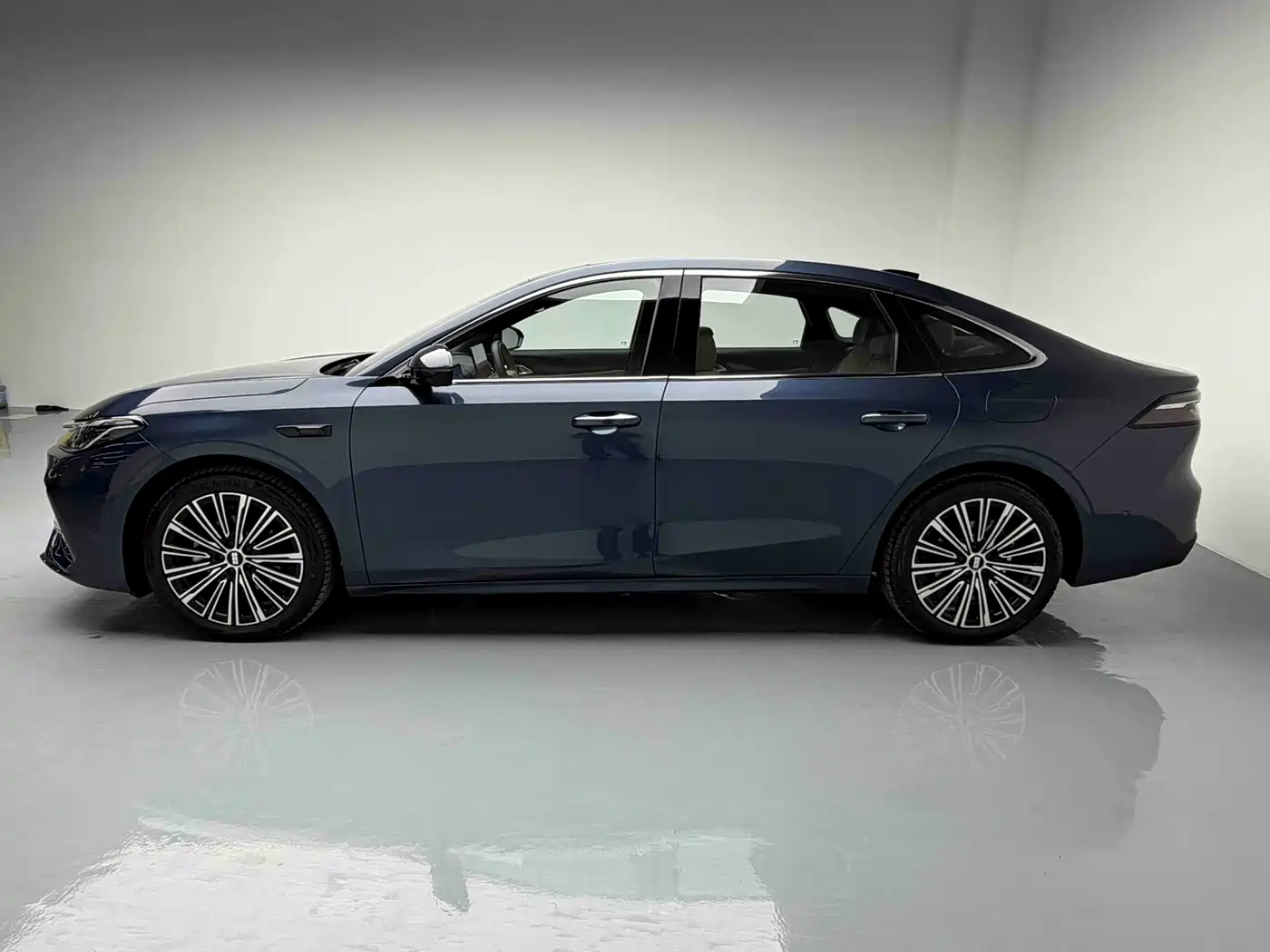 Geely Galaxy Galaxy A7 2025 EM-i фото 17