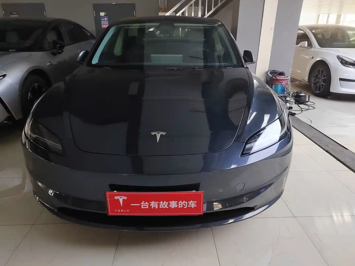 Фото 2 - Tesla Model 3