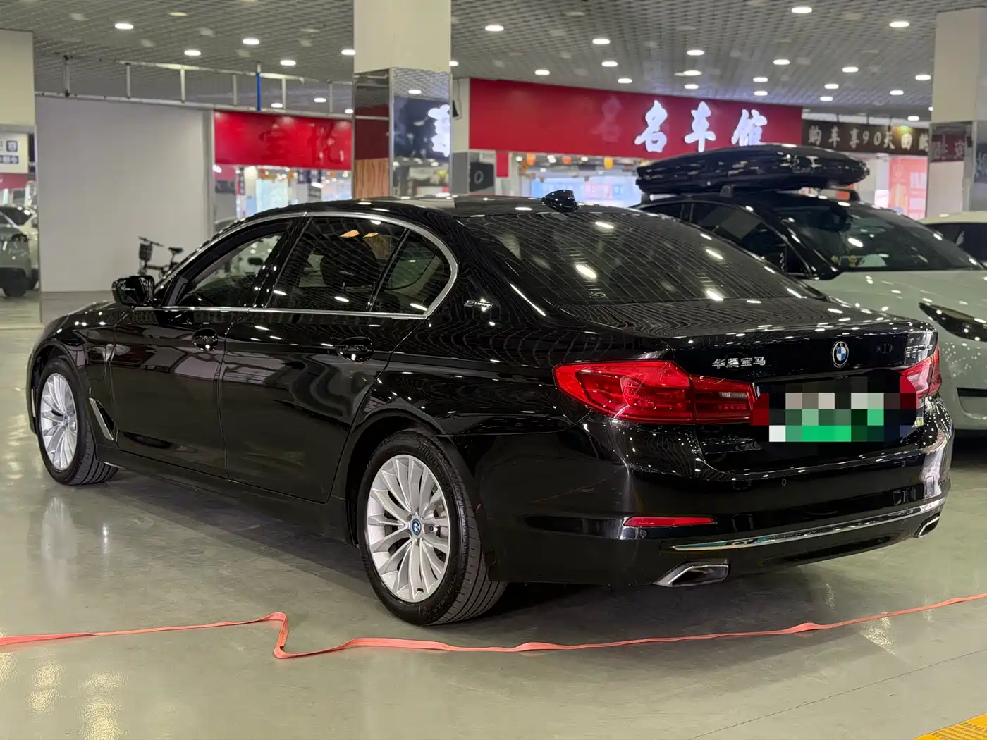 BMW 5 Series New Energy 2019 530Le Luxury Package фото 7