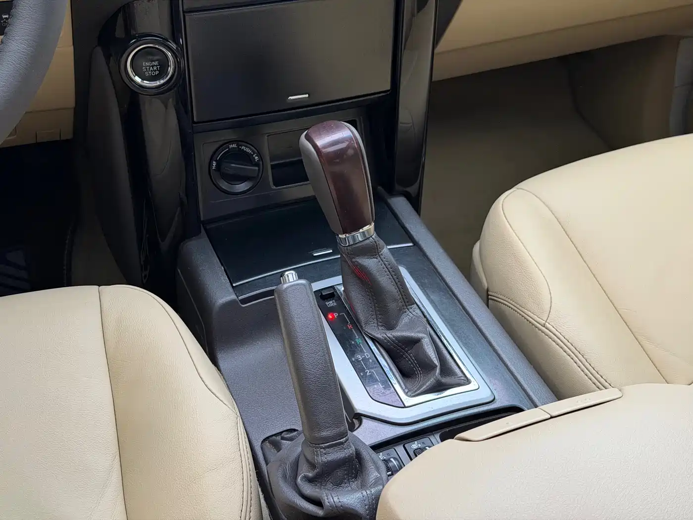 Toyota Prado 2015 2.7L Automatic Standard фото 13