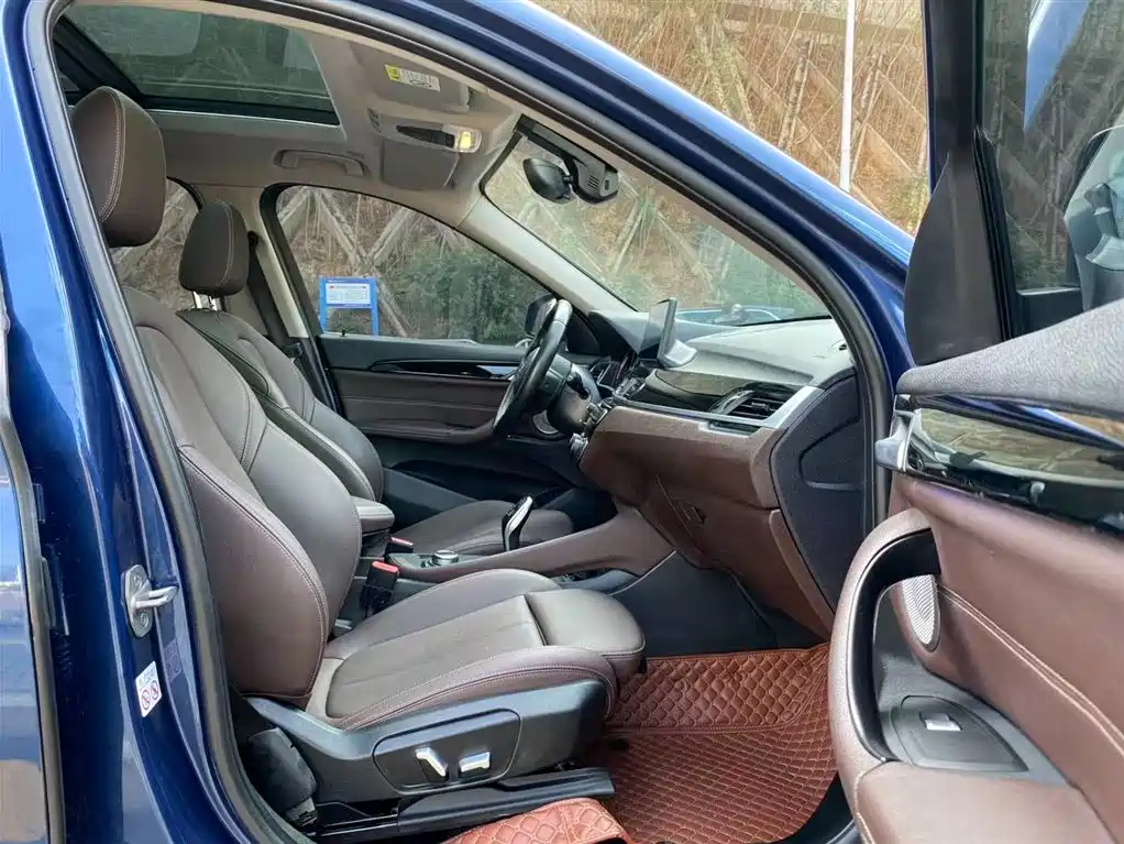 BMW X1 2021 sDrive25Li Leading фото 11