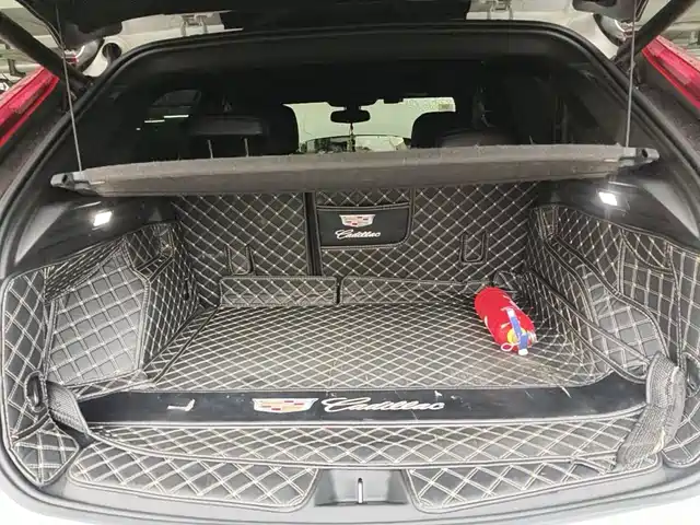 Cadillac XT4 2020 Facelift 28T 2WD Leading — фото 5