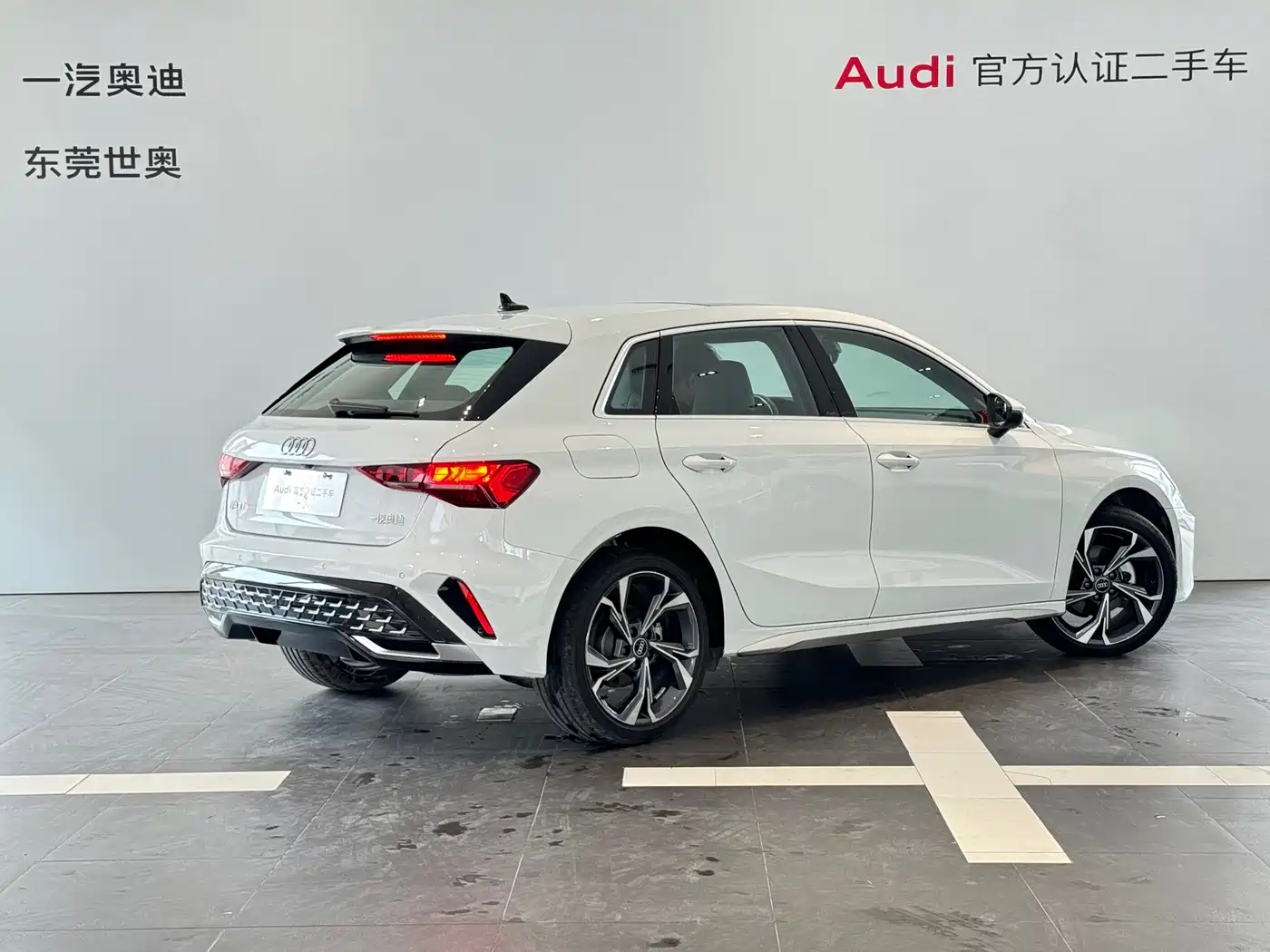 Audi A3 2025 Sportback 35TFSI Flying Premium фото 3