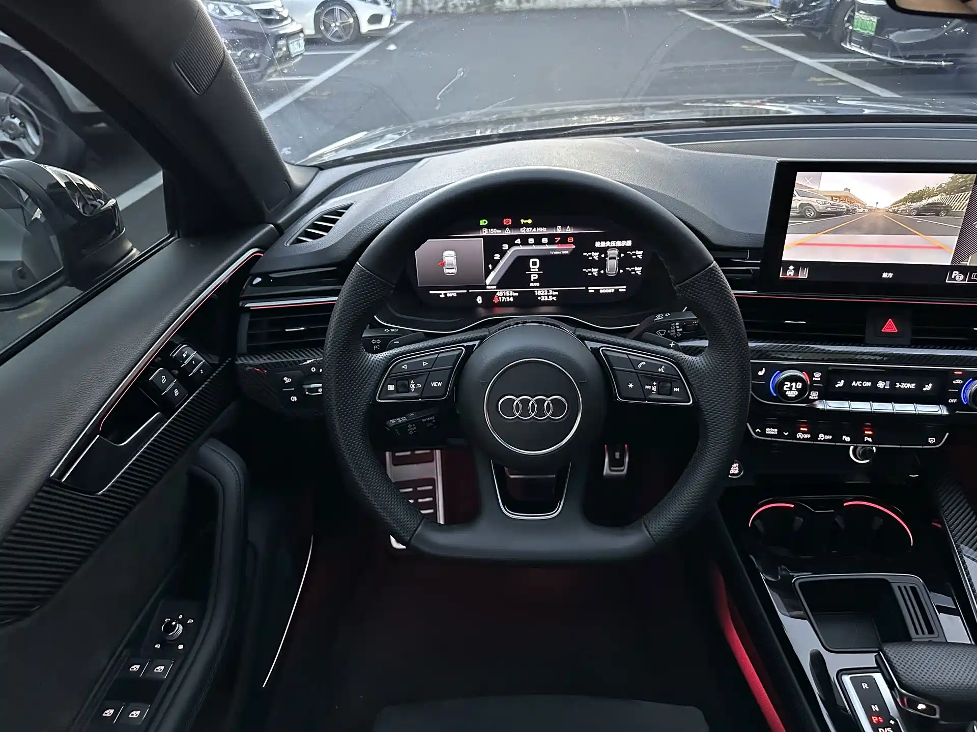 Фото 24 - Audi A4L