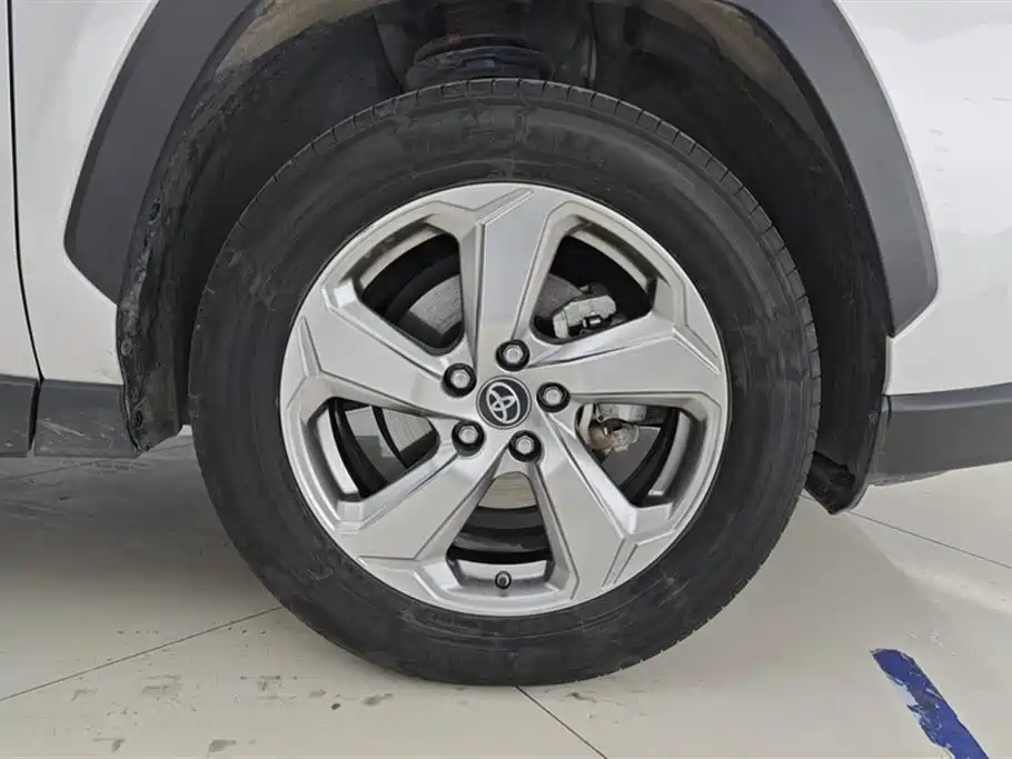 Toyota RAV4 Rongfang 2022 2.0L CVT 2WD Trend Plus Edition фото 6