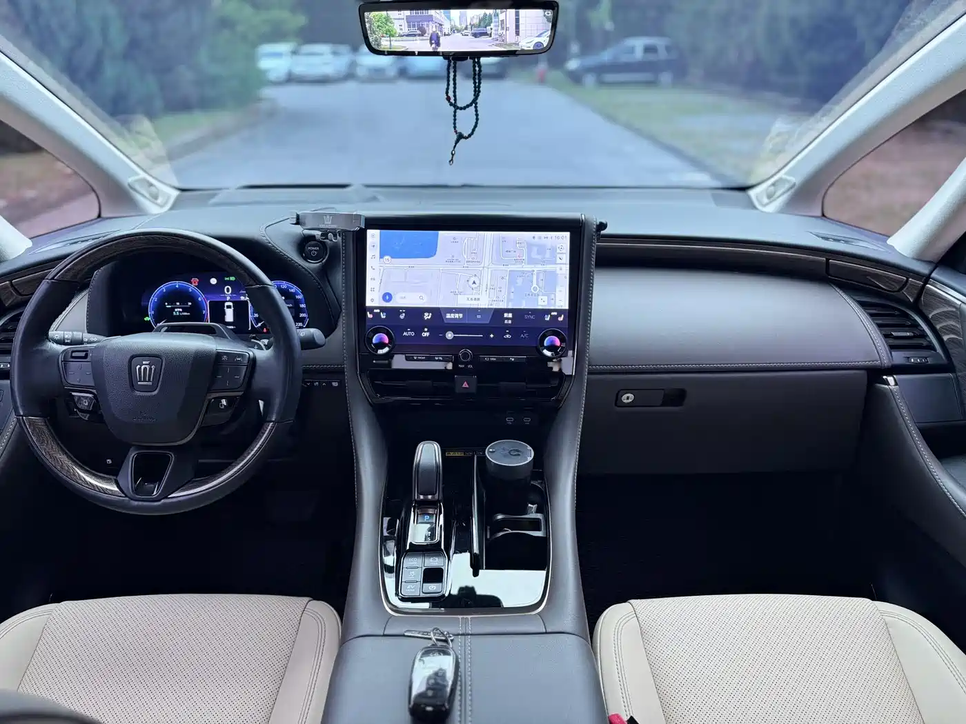 Toyota Vellfire 2024 Crown Hybrid 2.5L Executive Premium Edition фото 9