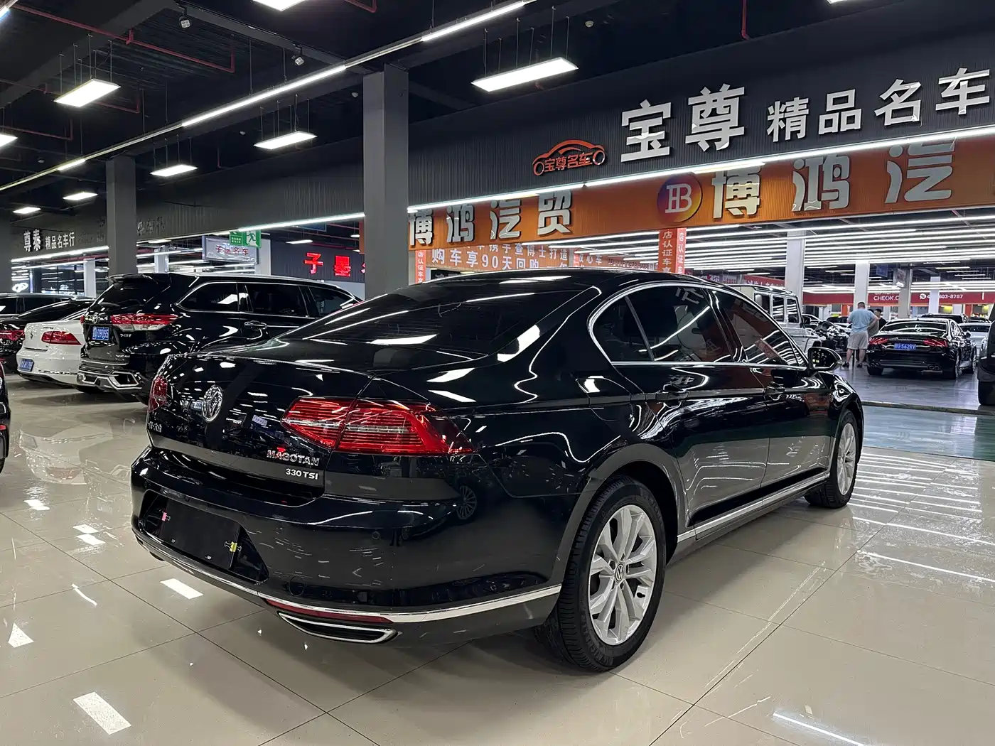 Volkswagen Magotan 2018 Facelift 330TSI DSG Luxury фото 4