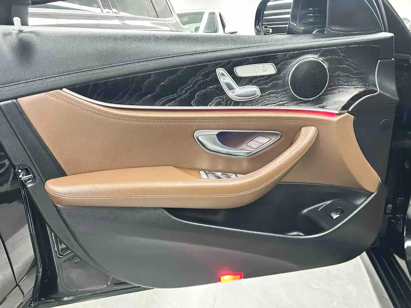 Mercedes-Benz E-Class 2018 E 200 L Sport фото 14
