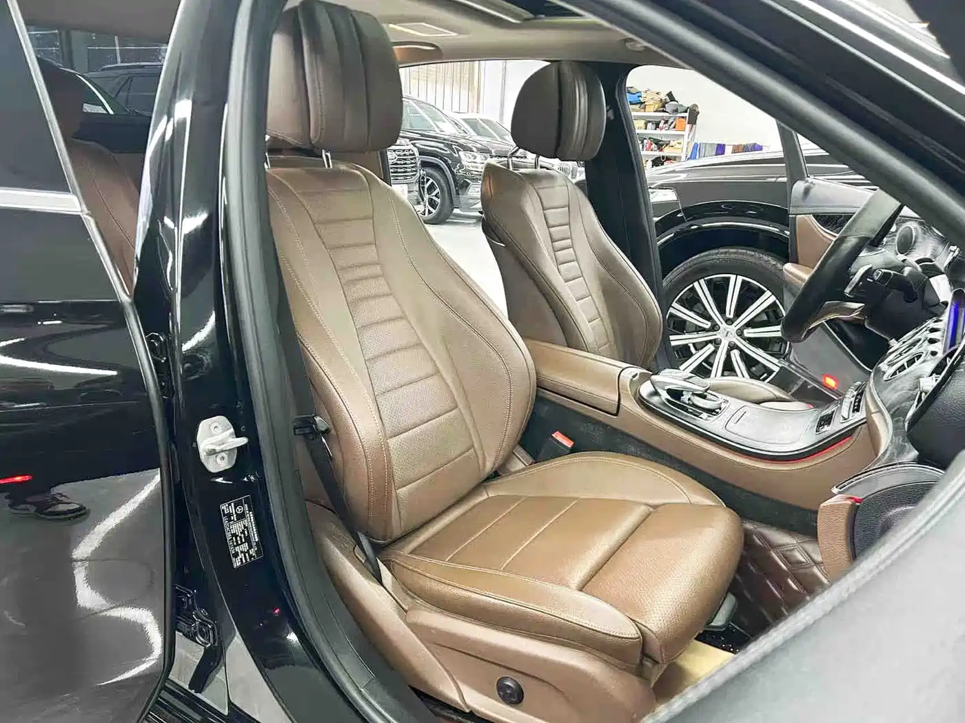 Mercedes-Benz E-Class 2018 E 200 L Sport фото 17