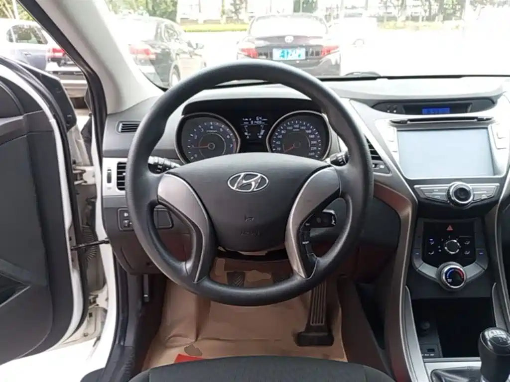 Hyundai Langdong 2012 1.6L Manual Fashion фото 11