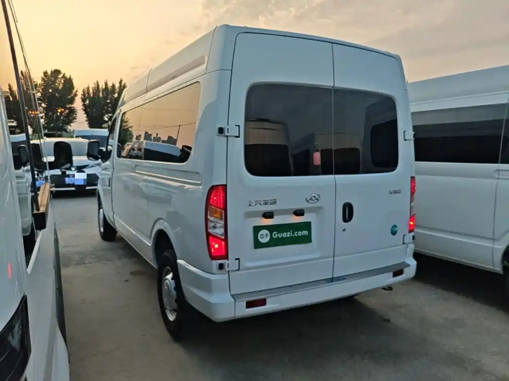 SAIC Maxus Xintu V80 2025 2024 Model Year Aoyunton Value Edition 6MT Long Wheelbase Medium Roof 127Ps 6/7/8/9-Seater