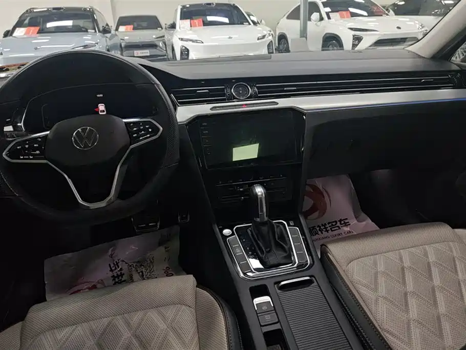 Volkswagen Magotan 2023 Model 2 Million Commemorative Edition 330TSI DSG Luxury фото 12