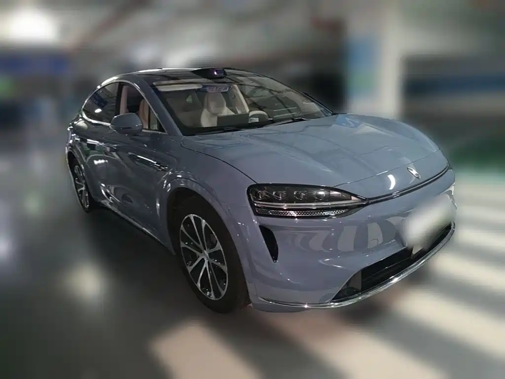 Photo 6 - Zhijie Luxeed R7