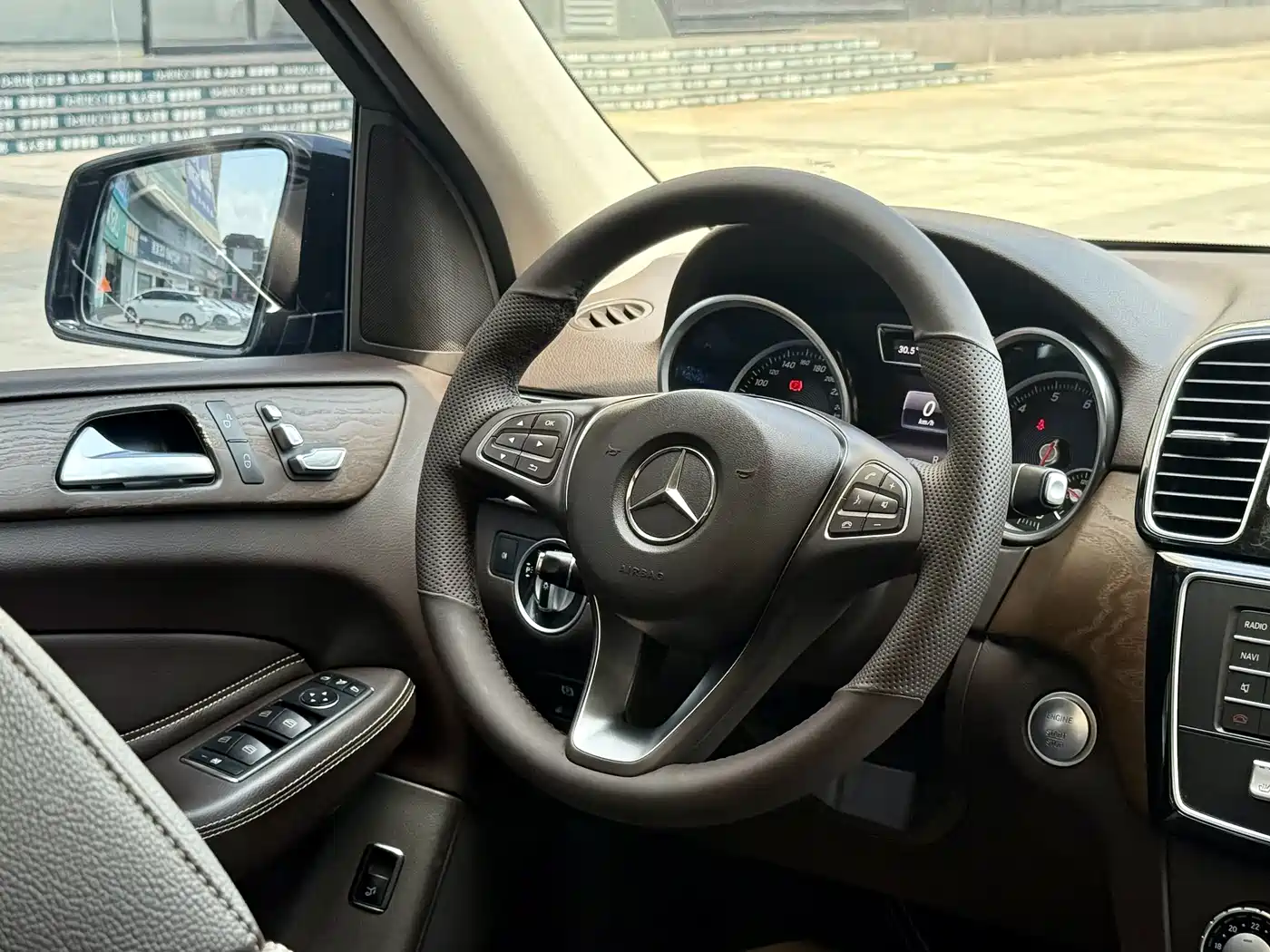 Mercedes-Benz GLE 2016 GLE 320 4MATIC Luxury фото 11