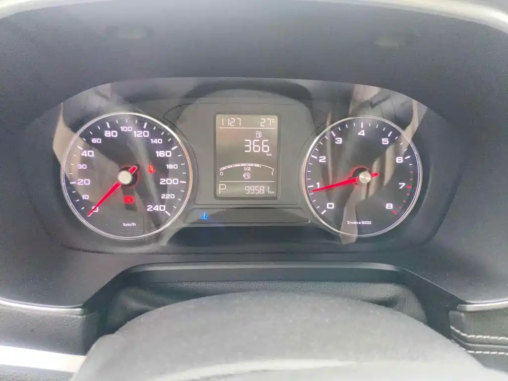 Фото 4 - Roewe RX5