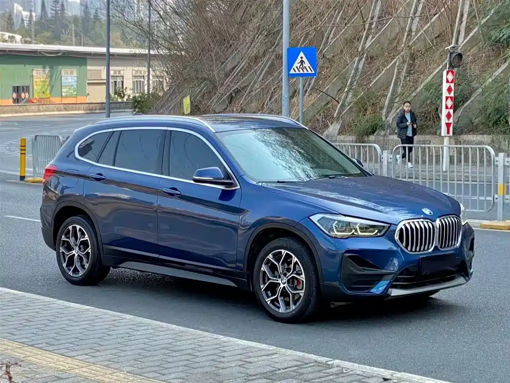 BMW X1 2021 sDrive25Li Leading фото 3