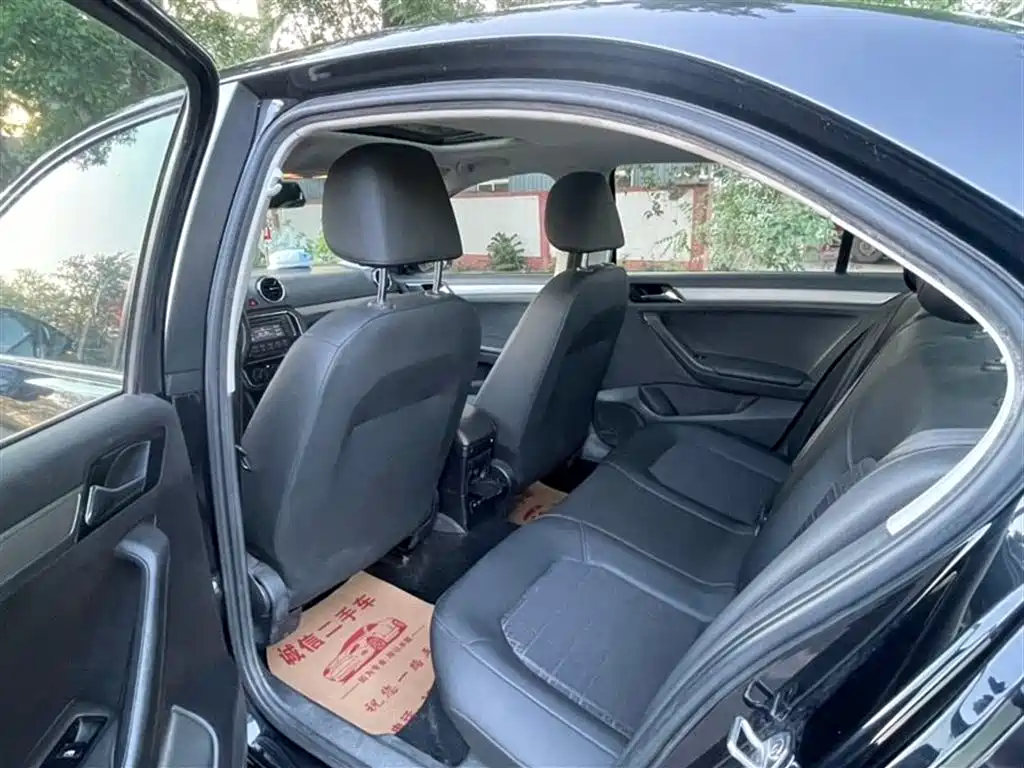 Volkswagen Jetta 2019 Dream Edition 1.4L Manual Comfort фото 5
