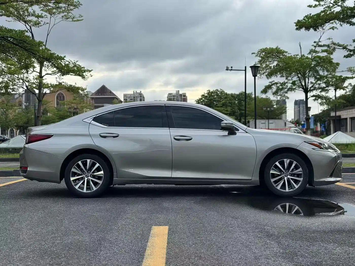 Lexus ES 2021 200 Excellence Edition фото 7