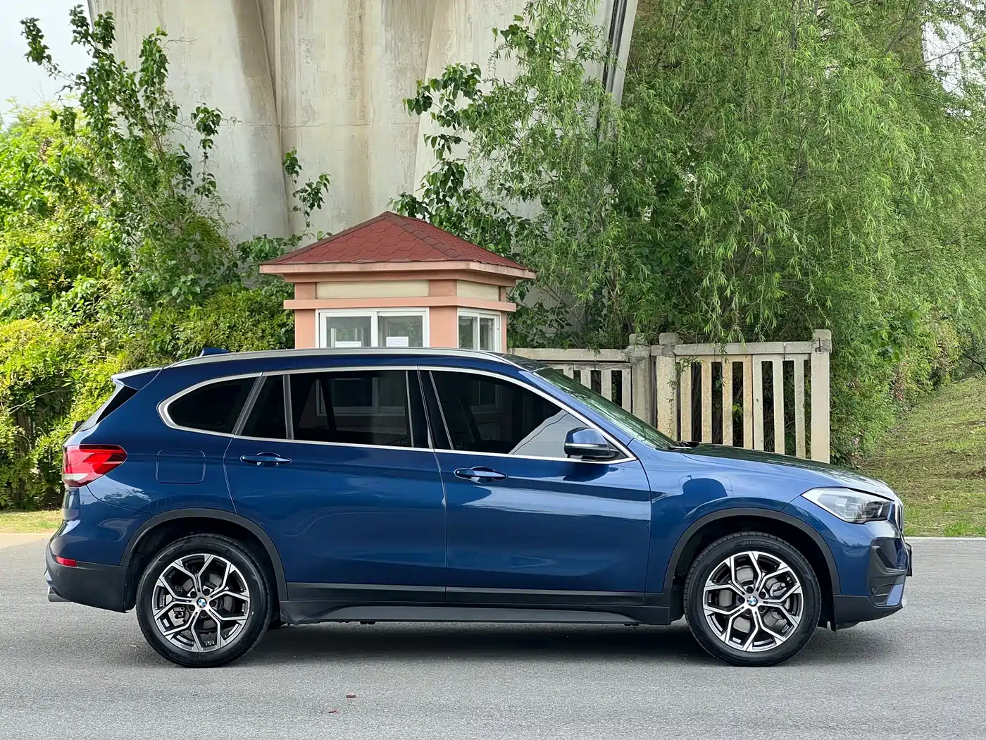 BMW X1 2022 sDrive25Li Leading фото 4