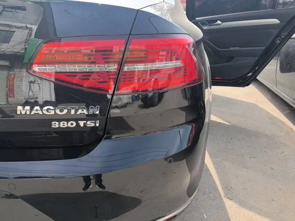 Фото 25 - Volkswagen Magotan
