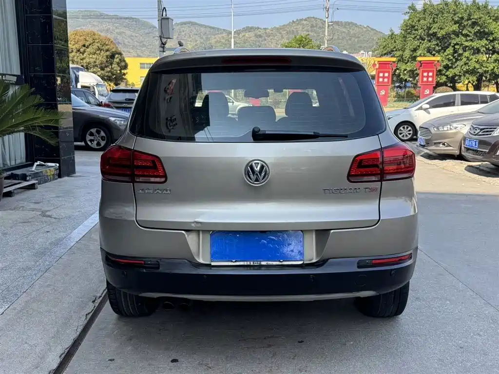 Volkswagen Tiguan 2015 1.8TSI Automatic 2WD Highline фото 5