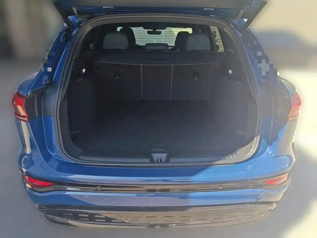 Фото 24 - Audi Q6L e-tron