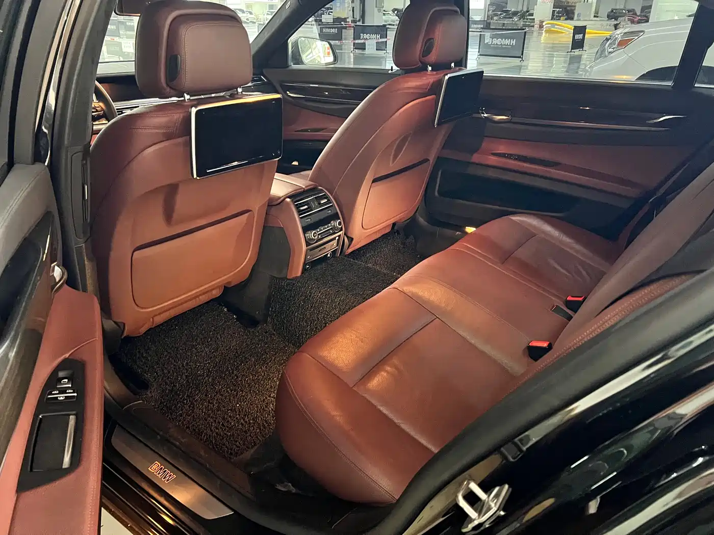 BMW 7 Series 2014 730Li Premium фото 8
