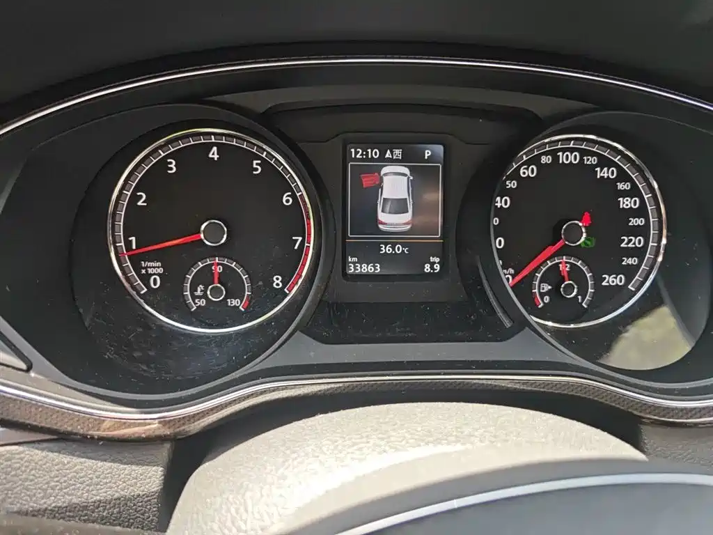 Volkswagen Passat 2016 330TSI DSG Executive Edition фото 9