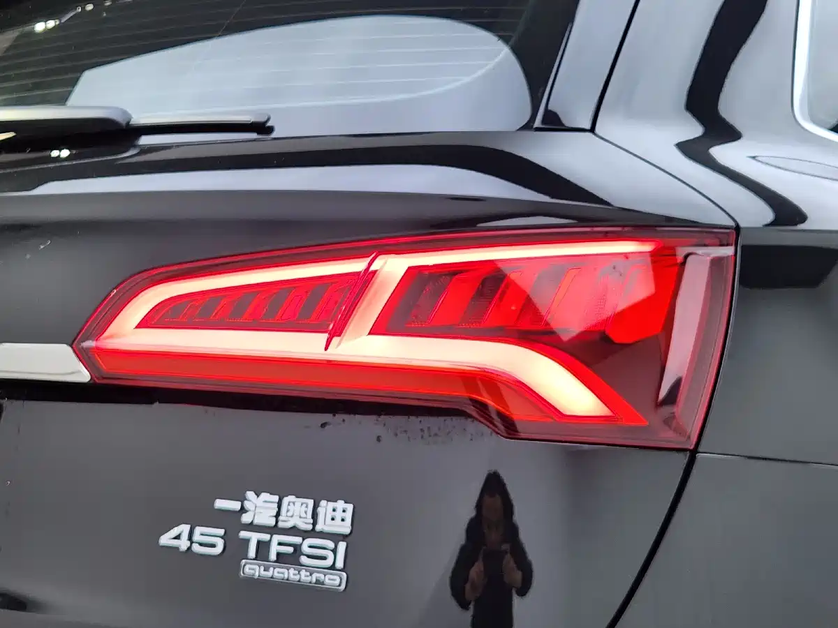 Audi Q5L 2020 Facelift 40 TFSI Honor Fashion фото 10