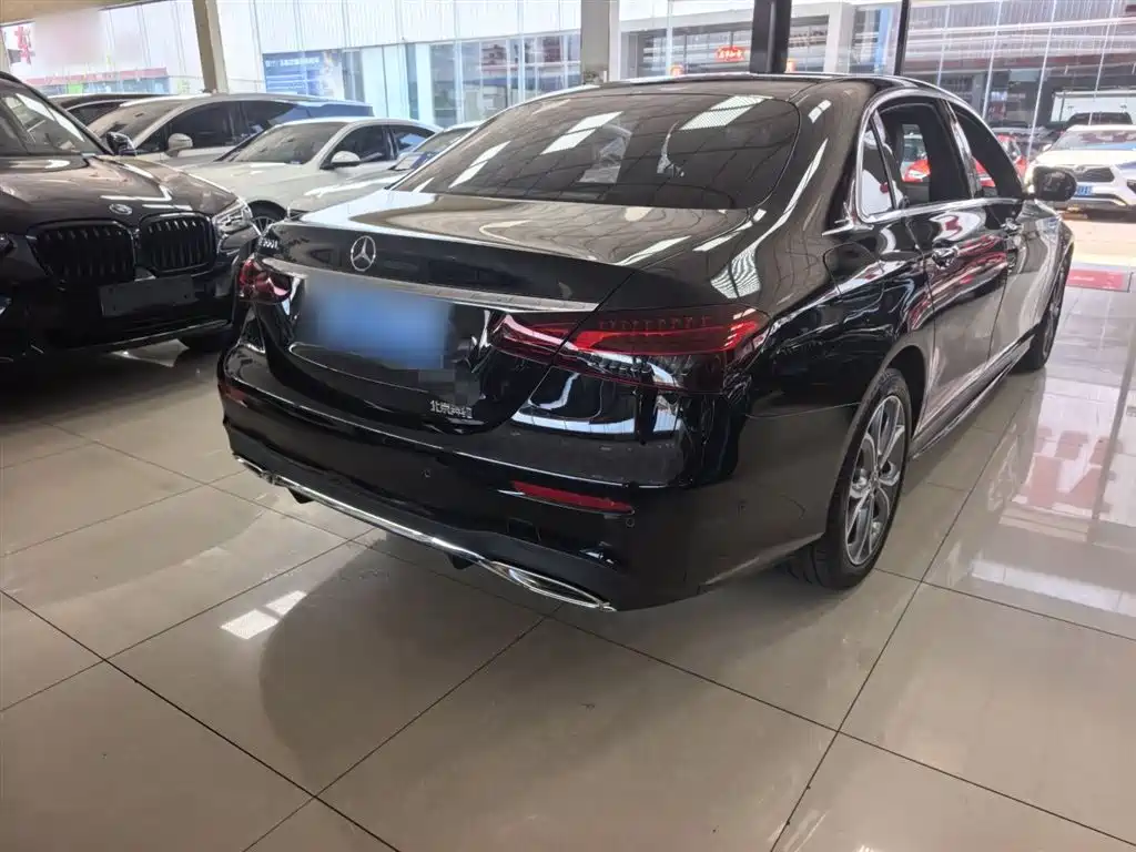 Mercedes-Benz E-Class 2023 E 300 L Sport Fashion фото 6