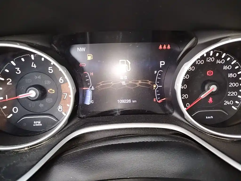 Photo 12 - Jeep Compass
