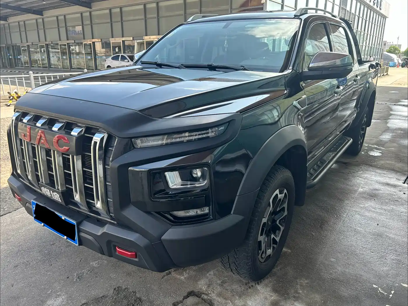 JAC Motors JAC Hunter 2023 2023 Model 2.0T Automatic Diesel 2WD Elite Extended Cab