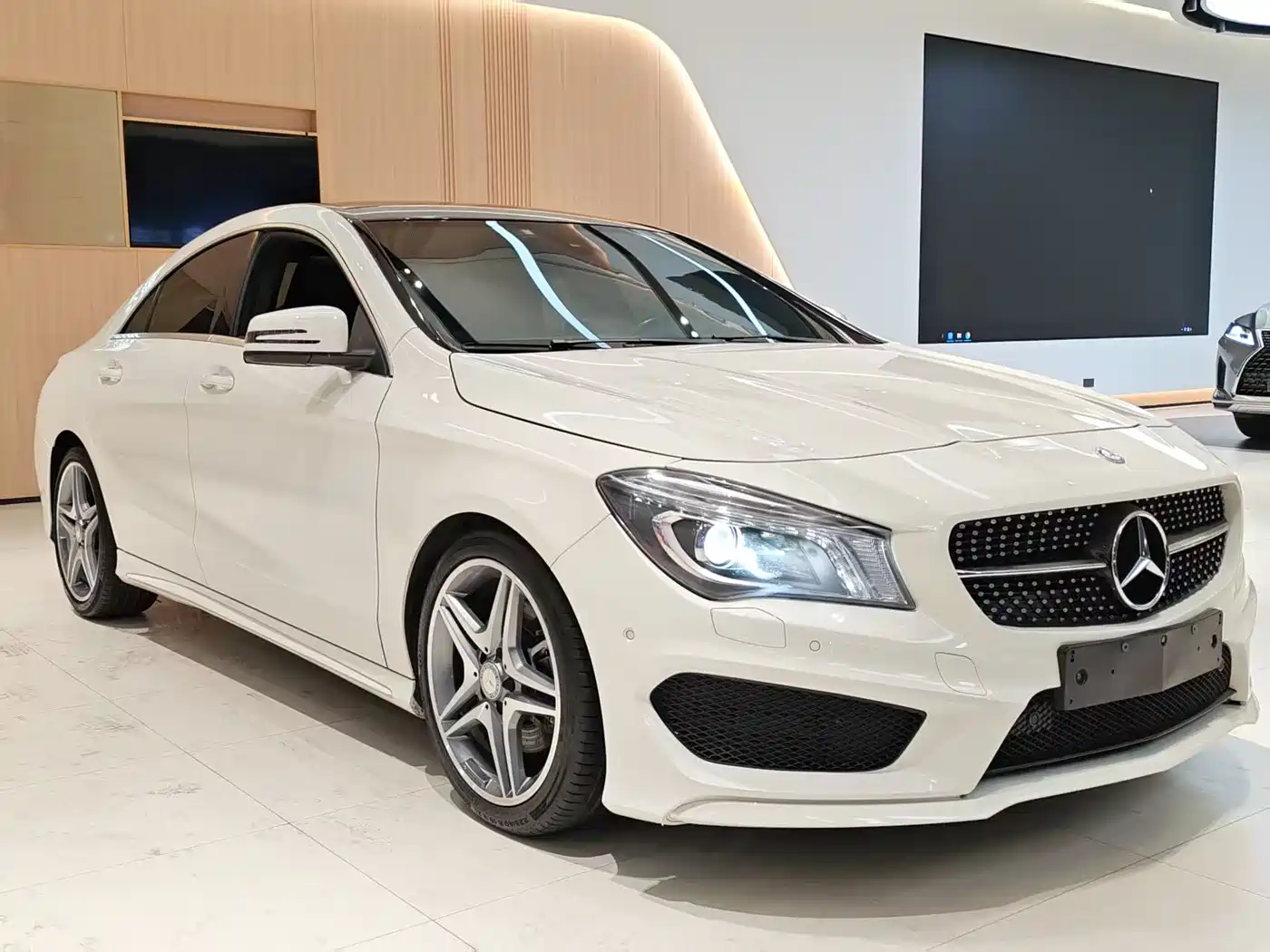 Mercedes-Benz CLA (Import) 2015 CLA 220 4MATIC фото 3