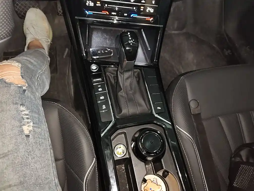 Volkswagen Passat 2024 330TSI Elite Edition фото 10