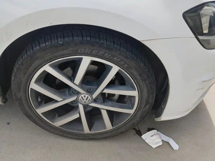 Фото 6 - Volkswagen Golf
