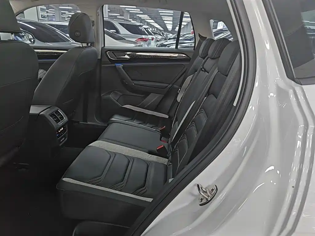 Volkswagen Tayron GTE Plug-in Hybrid 2022 1.4T Luxury фото 17