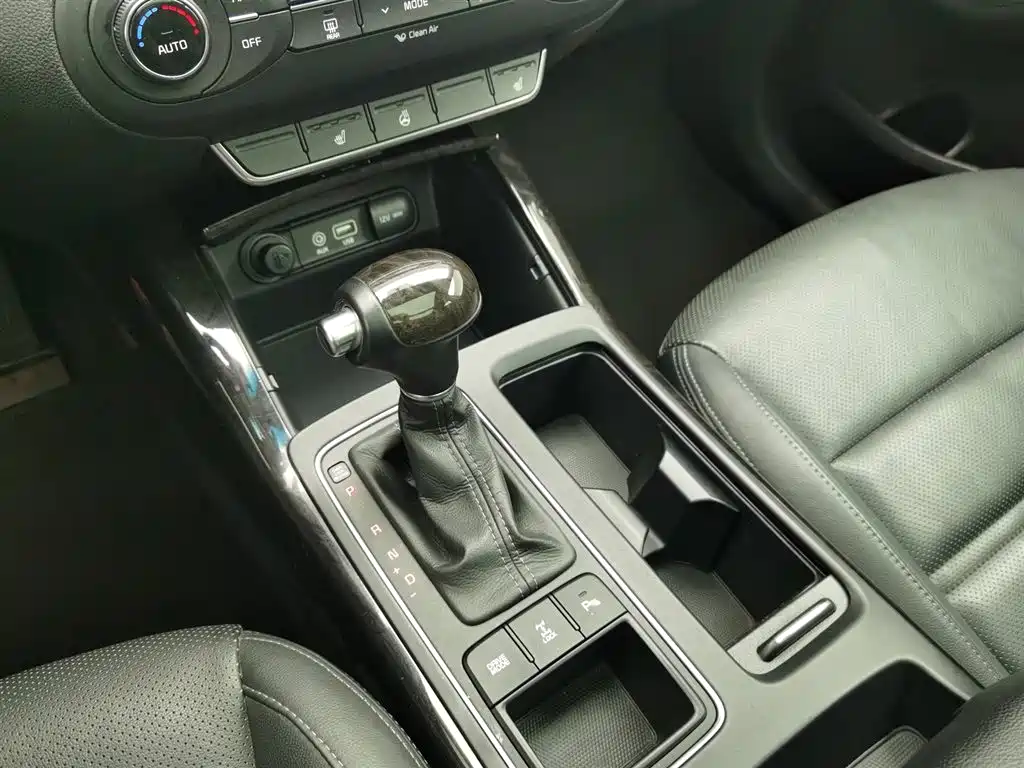 Kia Sorento 2015 Sorento L 2.4L Gasoline 4WD Elite 7-seater China IV фото 13