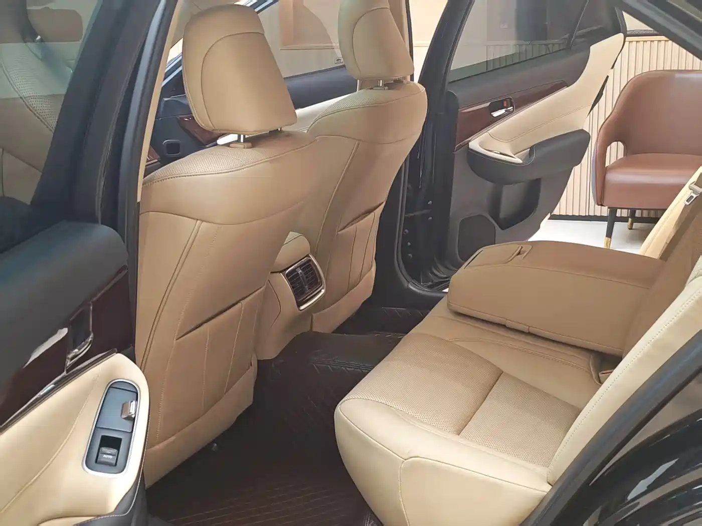 Toyota Crown 2015 2.0T Fashion фото 10
