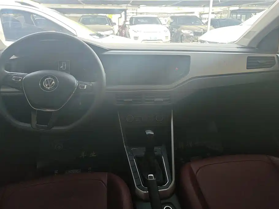 Volkswagen Polo 2019 Plus 1.5L Automatic Panorama Enjoyment Edition фото 12