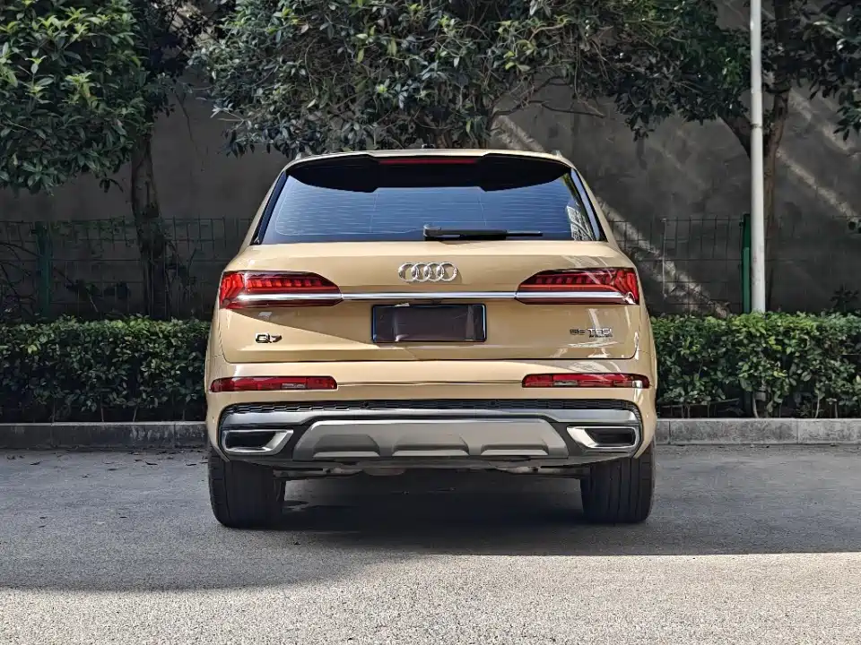 Photo 5 - Audi Q7